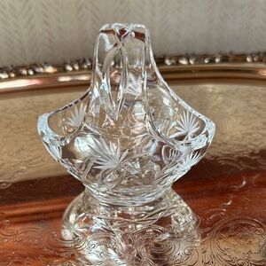 Elegant Clear Crystal Basket